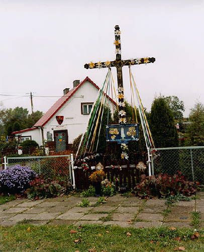 Morkrzyca Mala, Village Cross